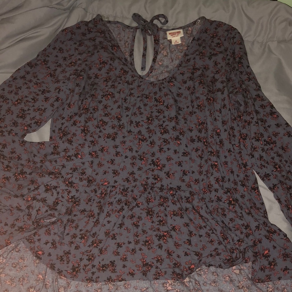 High-Low Floral Top!